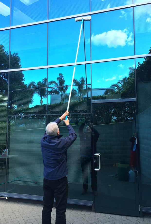 Window Cleaning Pole & Microfibre Pads - Extendable 4.5m